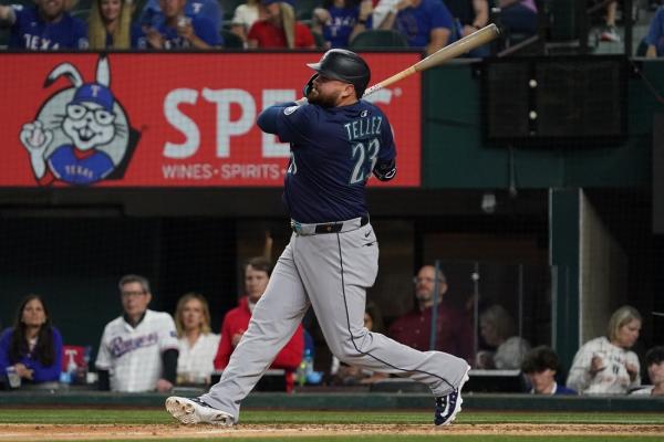 Rowdy Tellez’s pinch single lifts Mariners over swooning Rangers
