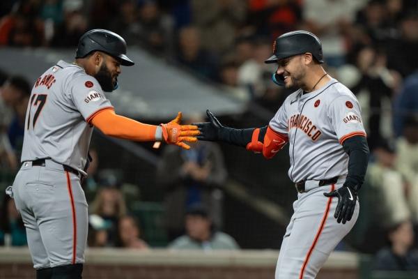 Leo Rivas' RBI single in 10th caps Mariners' rally past Giants thumbnail