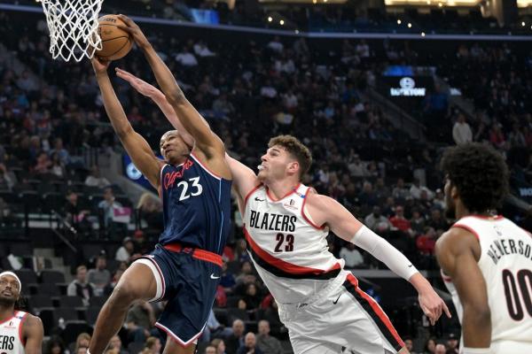 Deandre Ayton’s late hoop boosts Blazers past Clippers