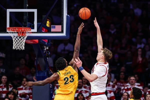 Motiejus Krivas ties career high as No. 2 Arizona overwhelms Norfolk State