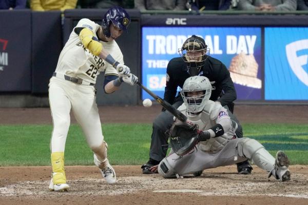 MLB roundup: Christian Yelich, Brewers slam Red Sox in 10