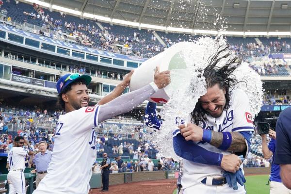 Jonathan India powers Royals past Guardians in Game 1 of doubleheader