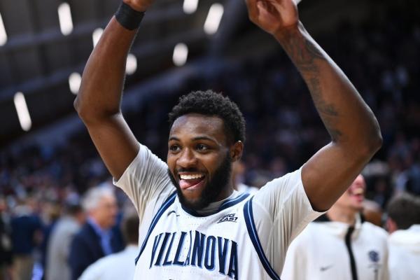 Top 25 roundup: Villanova ends No. 9 UConn’s win streak