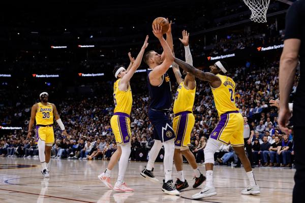 Jamal Murray’s late trey lifts Nuggets past shorthanded Lakers