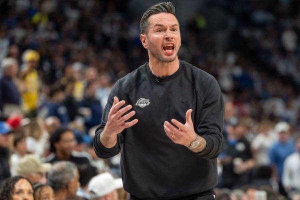 Lakers extend contract of coach JJ Redick after one season