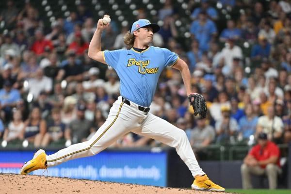 Brewers activate reliever Nick Mears from injured list thumbnail