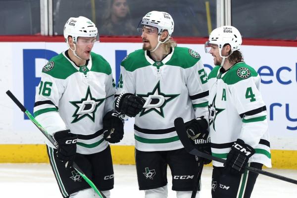 Stars forge 3-goal lead, hold off Jets