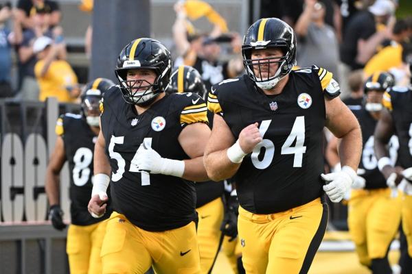 Steelers add S Chuck Clark, G Max Scharping to active roster