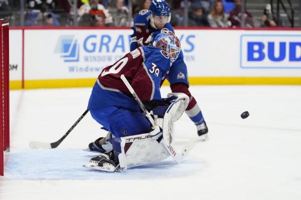 Avs’ Mackenzie Blackwood shines as Flyers blanked once again