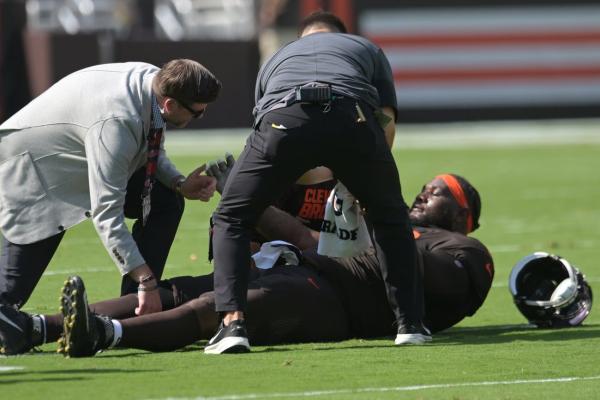 Browns LT Dawand Jones (knee) out for season