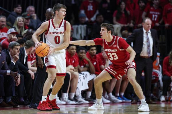 Wisconsin holds Rutgers in check for easy win