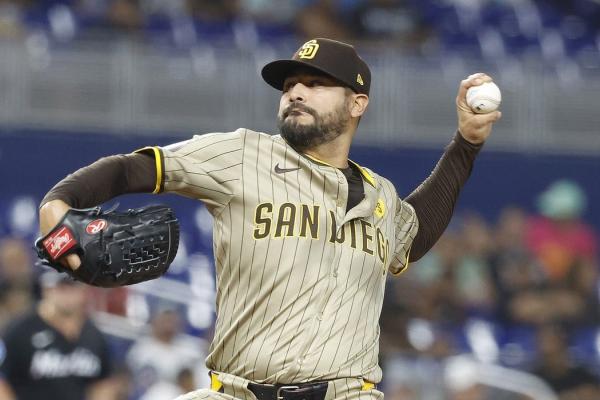 Padres force extras, sink Marlins as win streak hits 6 thumbnail