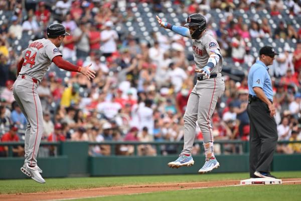 Red Sox ride hot offense in sweep of Nationals