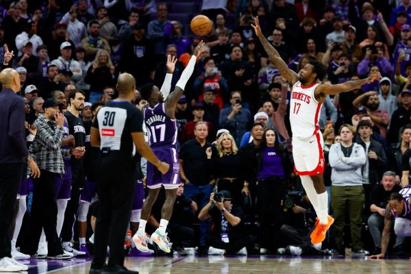 Dennis Schroder hits game-winner as Kings come back to beat Rockets in OT