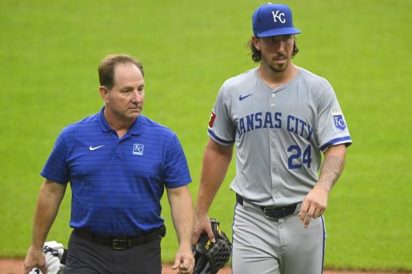 Royals RHP Michael Lorenzen (hamstring) exits start vs. Guardians