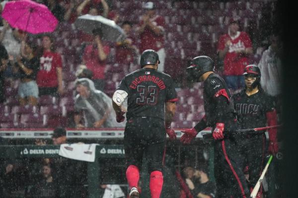 Christian Encarnacion-Strand hits walk-off double to lead Reds past Diamondbacks