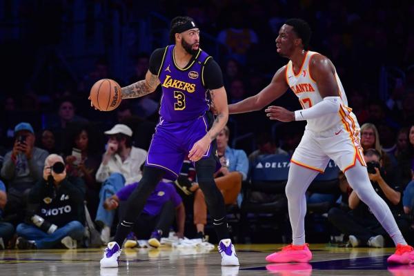 LeBron James adds to statistical achievements as Lakers top Hawks