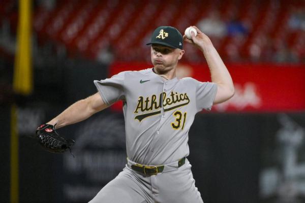 White Sox reach 1-year deal with LHP Sean Newcomb