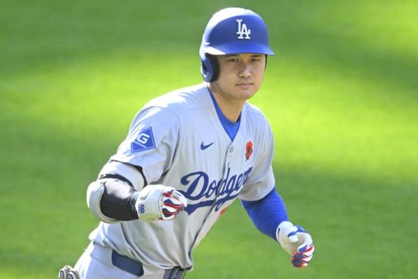 Shohei Ohtani sets tone with leadoff homer in Dodgers’ win over Guardians