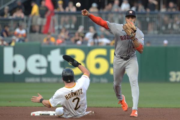 Mike Burrows, three Pirates relievers shut out Astros