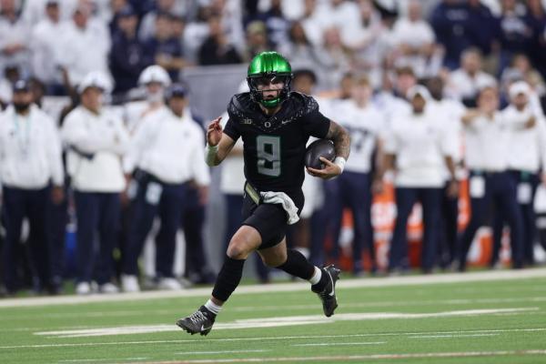 Dillon Gabriel leads No. 1 Oregon past No. 3 Penn State in Big Ten championship