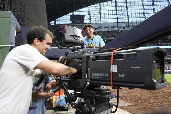 Report: MLB weighing ESPN, 2 others for ‘Sunday Night Baseball’ rights