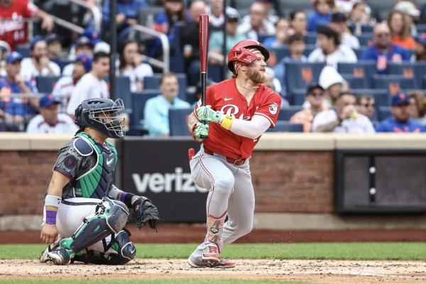 Mets down Reds to win ninth straight and stay in contention