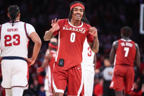 No. 15 Alabama withstands comeback to top No. 5 St. John’s