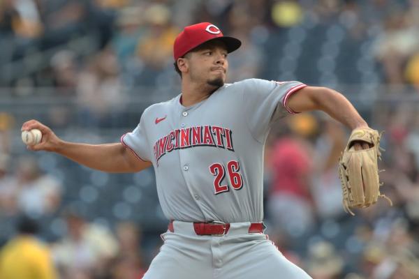 Reds rookie fireballer Chase Burns (elbow) lands on IL