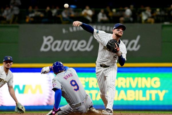 Mariners' Cal Raleigh, Brewers' Brice Turang win Platinum Gloves thumbnail