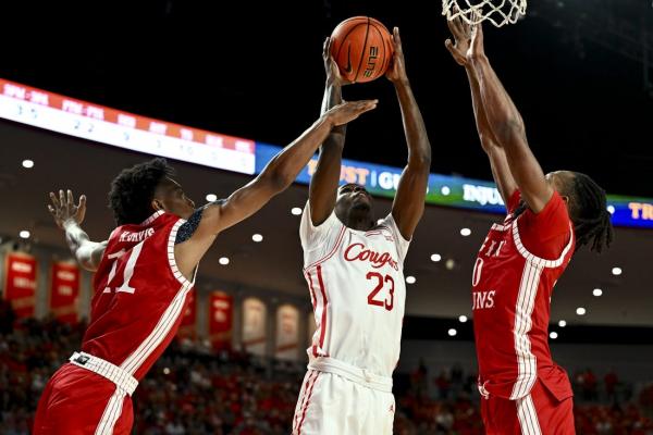 No. 8 Houston uses balanced attack to rout Louisiana