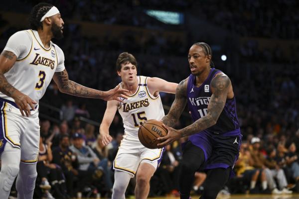 Lakers use 4th-quarter run to top Kings, improve to 3-0