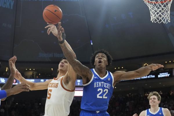 Tre Johnson (32 points), Texas upend No. 15 Kentucky