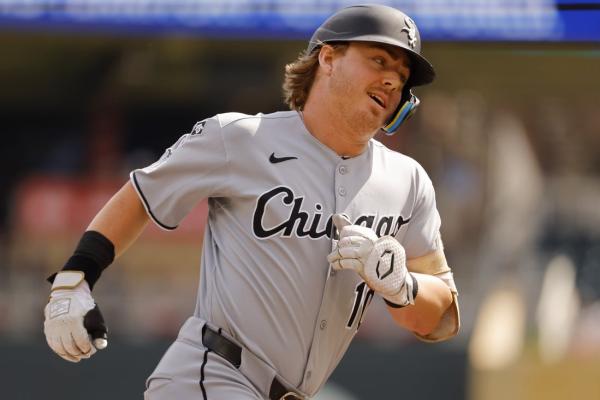 White Sox rally in eighth to top Twins