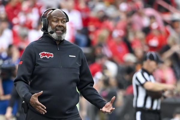 Maryland retains coach Mike Locksley for 2026 campaign