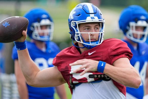 Report: Kentucky naming transfer Zach Calzada QB1