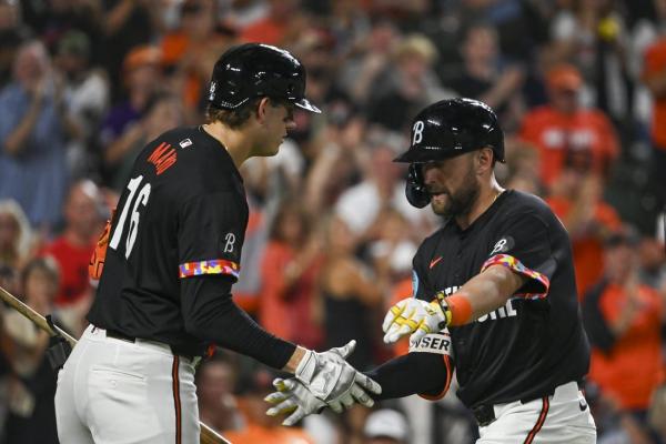 Orioles blast 5 HRs in rout of Tigers