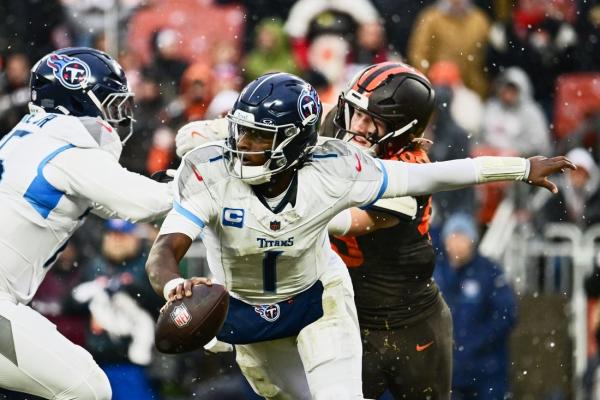 Titans deny Browns’ comeback attempt, end lengthy skid