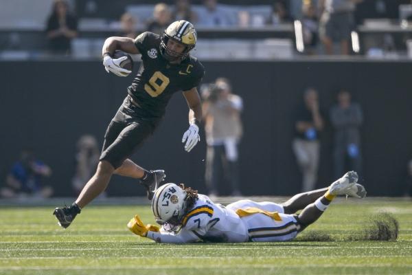 Diego Pavia does it again as No. 17 Vanderbilt beats No. 10 LSU