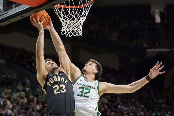 No. 15 Oregon strives for better play at home vs. Washington