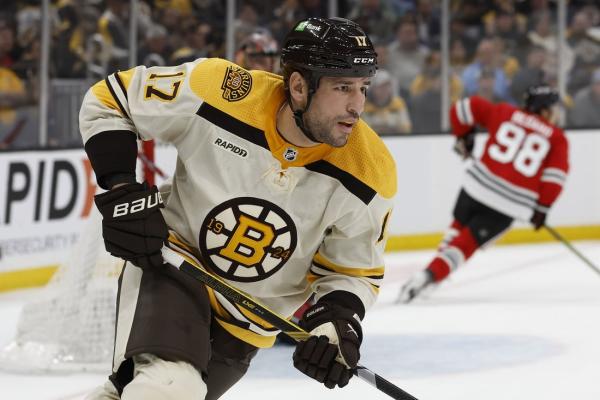 F Milan Lucic signs tryout agreement with Blues