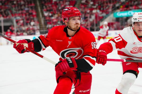 Hurricanes face Flyers as Carolina shoots for seventh straight win