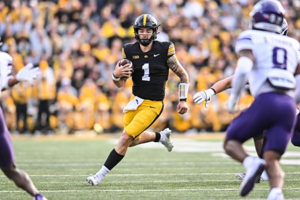 Iowa backup QB Brendan Sullivan in spotlight vs. Wisconsin