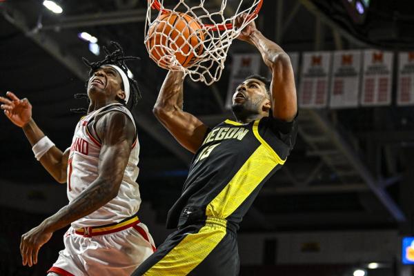 Late second-half spurt pushes Oregon past Maryland