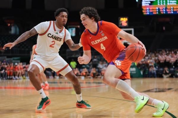 Clemson wins sixth straight, Miami drops sixth in a row