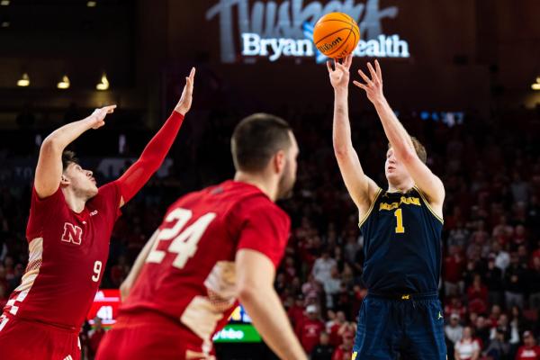 No. 15 Michigan aims to ignite offense vs. Rutgers