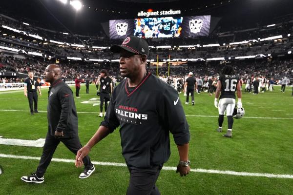 Raheem Morris on Falcons’ timeout debacle: Not as simple as it seems