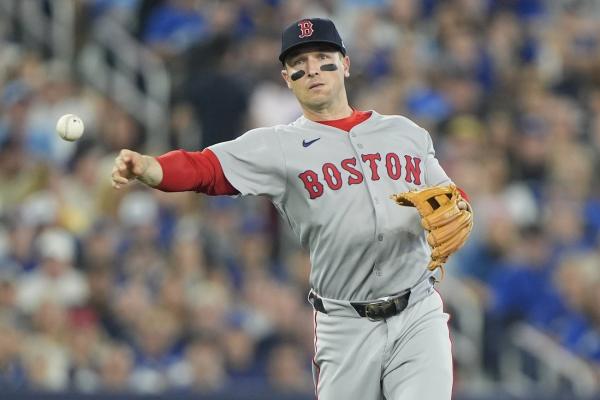 Reports: Red Sox 3B Alex Bregman opts out of contract