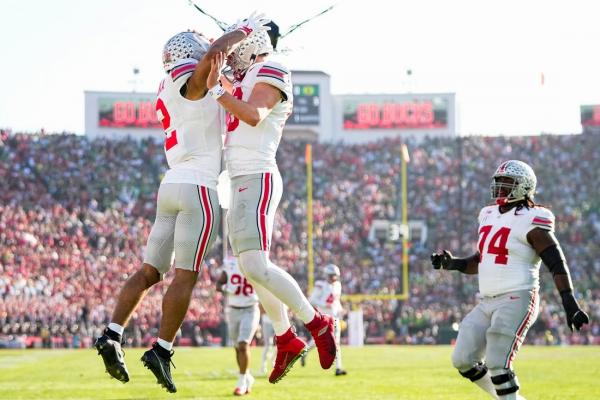 No. 8 Ohio State knocks out No. 1 Oregon in Rose Bowl