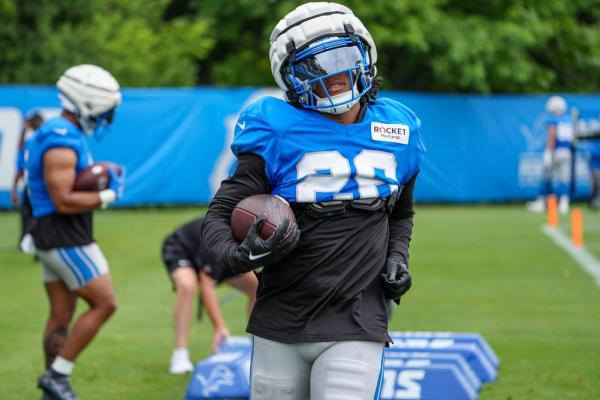 Reports: RB Jahmyr Gibbs, two other Lions sustain injuries thumbnail